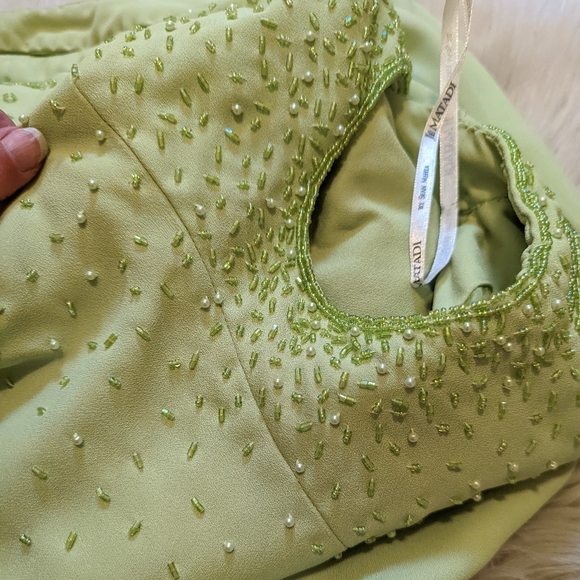 Je Matadi by Sean Mehta pale green beaded one shoulder cutout dress fits size 0 - Picture 9 of 9